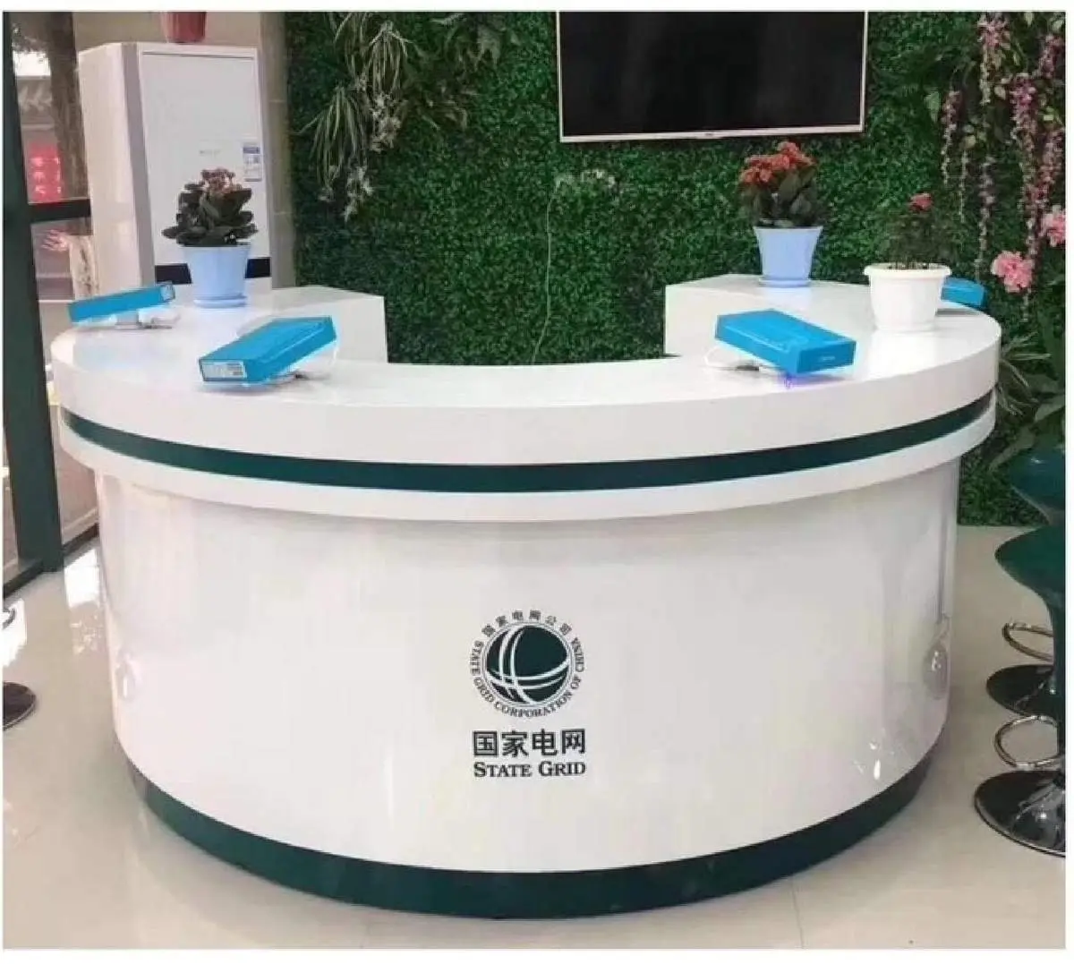 Banking furniture product 172