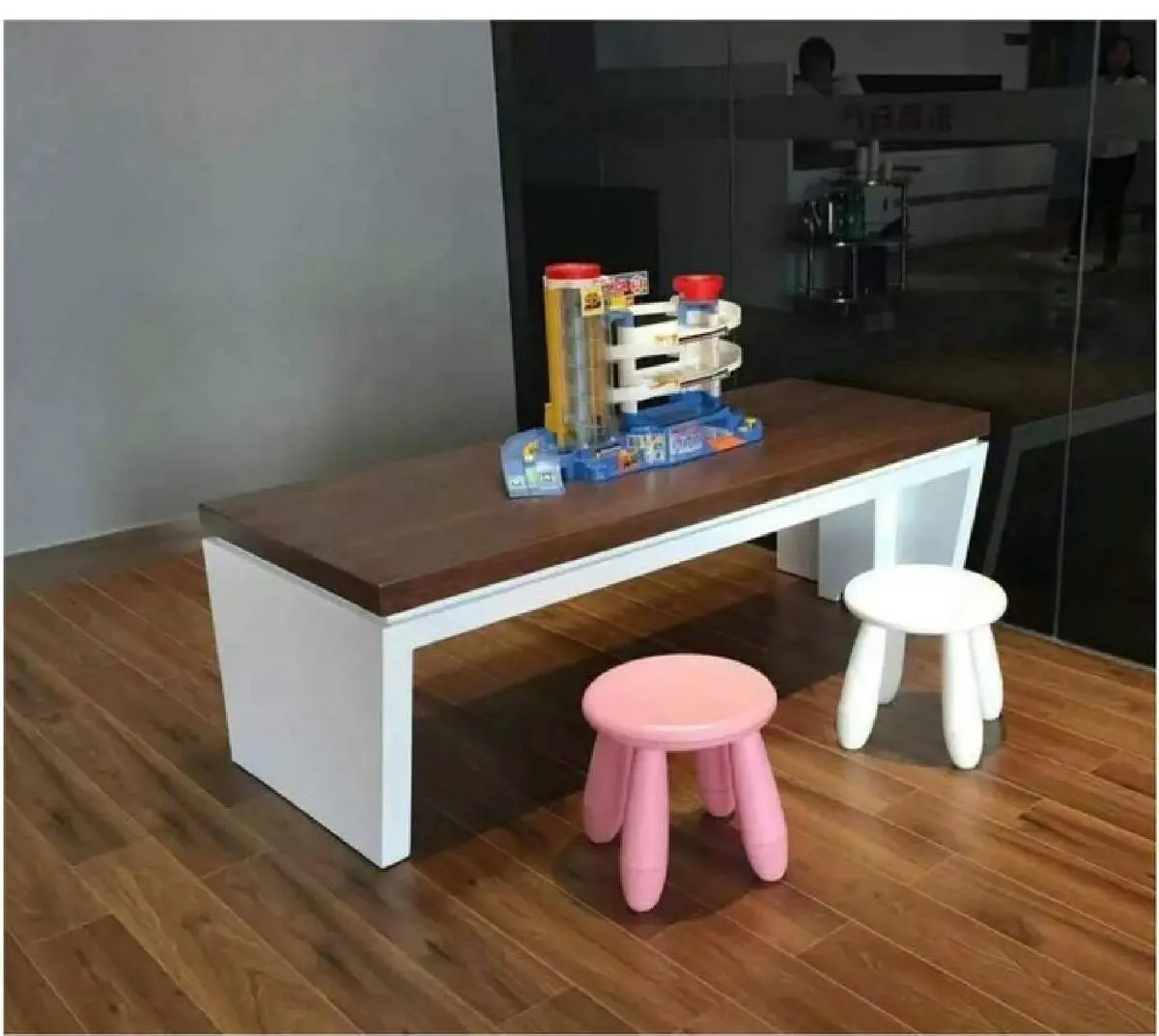 Banking furniture product 181