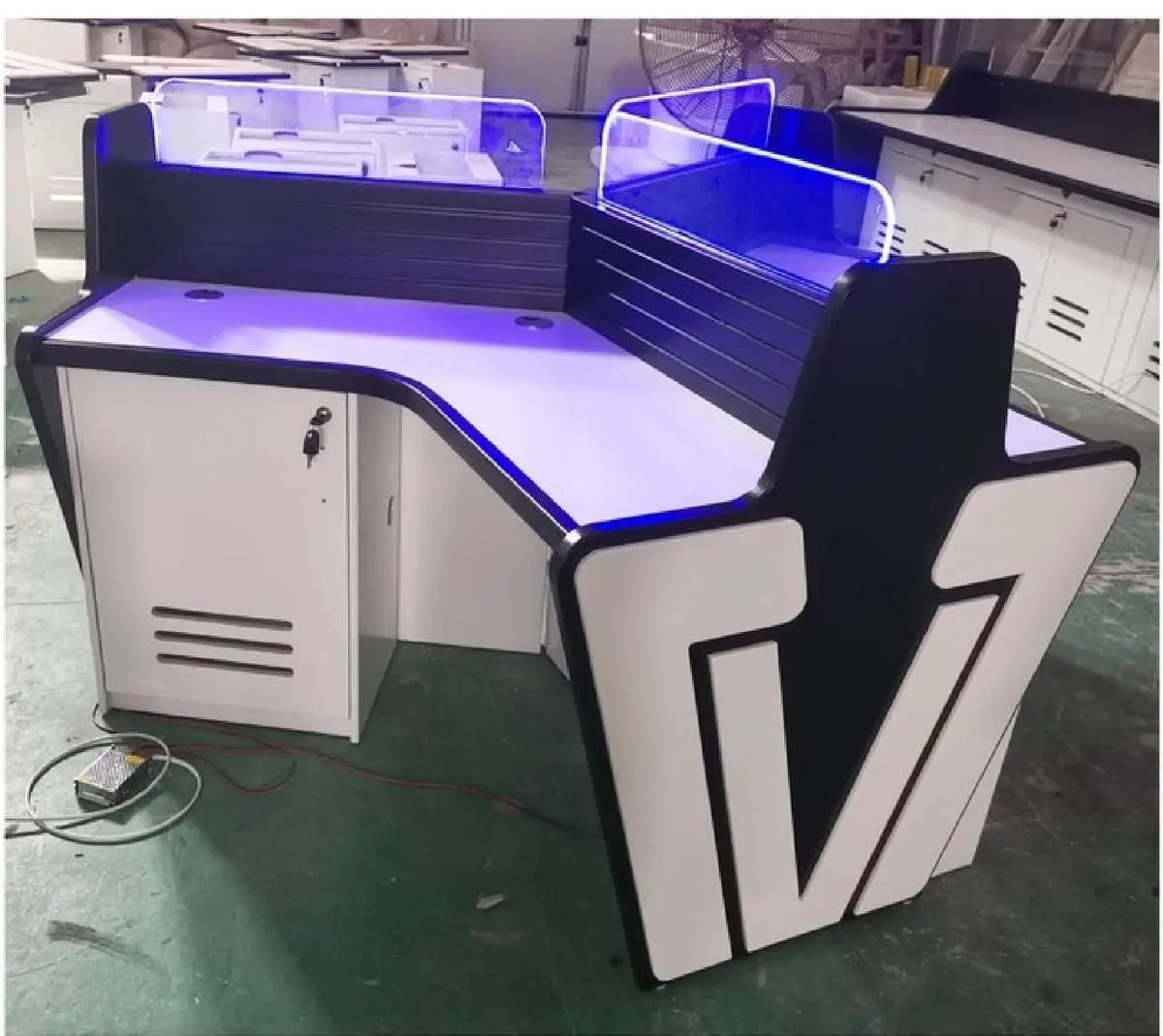 Banking furniture product 195