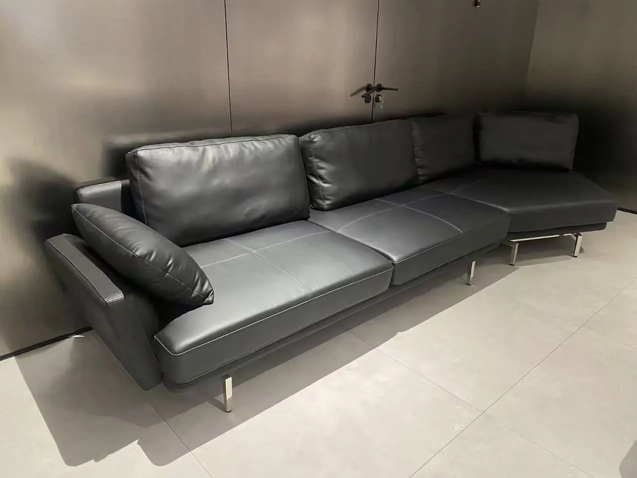 Office showroom photo